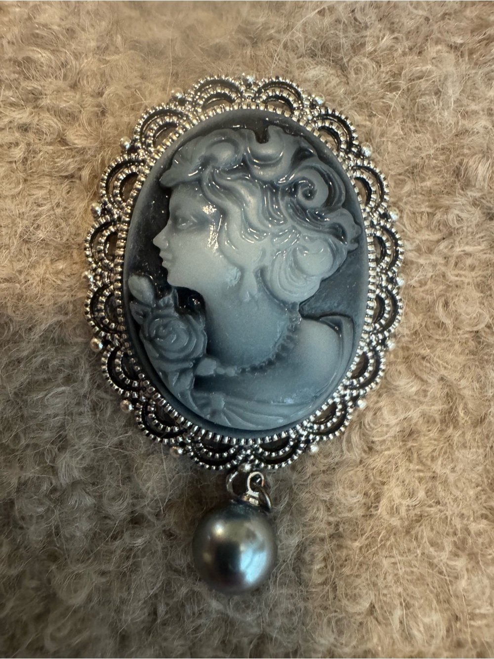 Vintage-Inspired Black Cameo Brooch with Pearl Drop